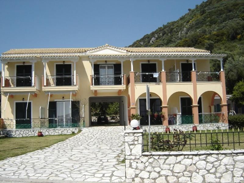 Captain Nick Aparthotel Mikros Gialos Exterior foto