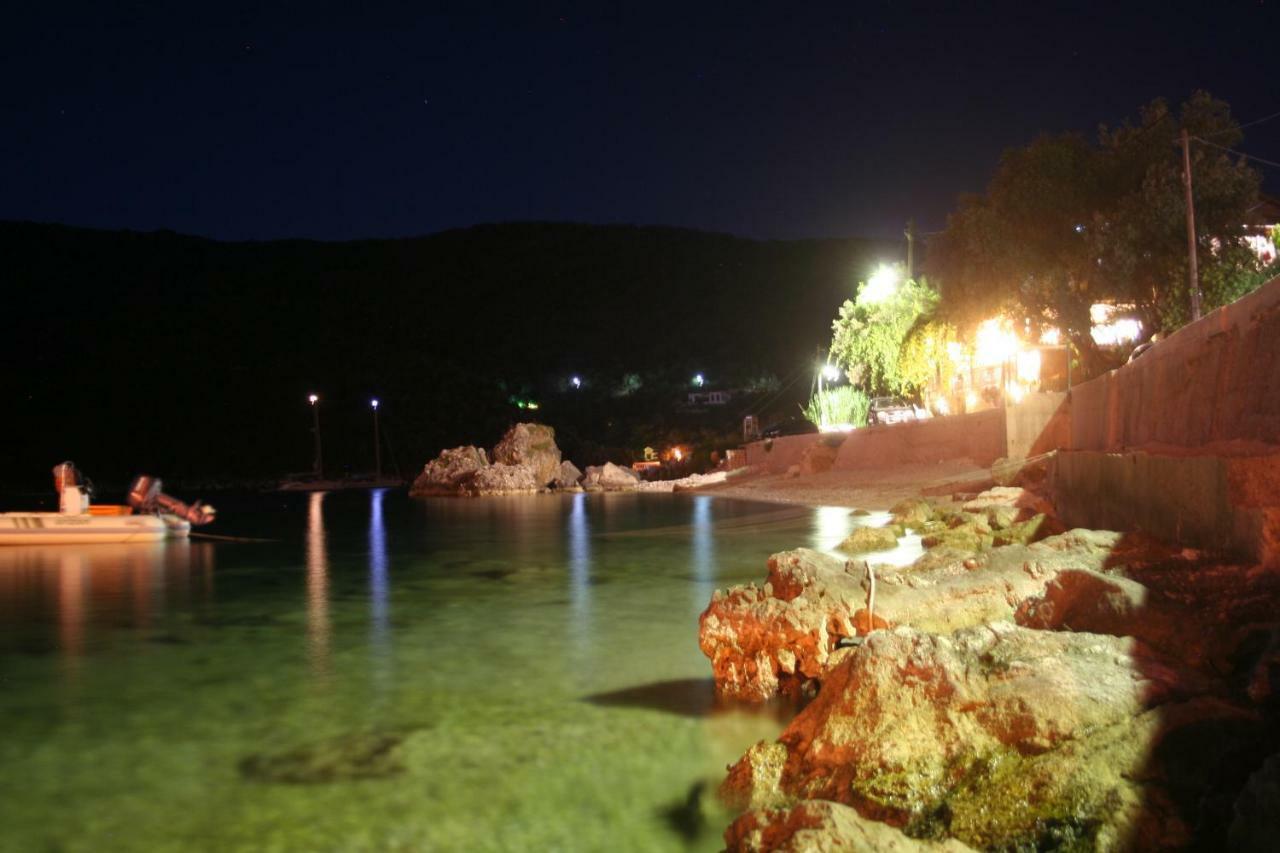 Captain Nick Aparthotel Mikros Gialos Exterior foto