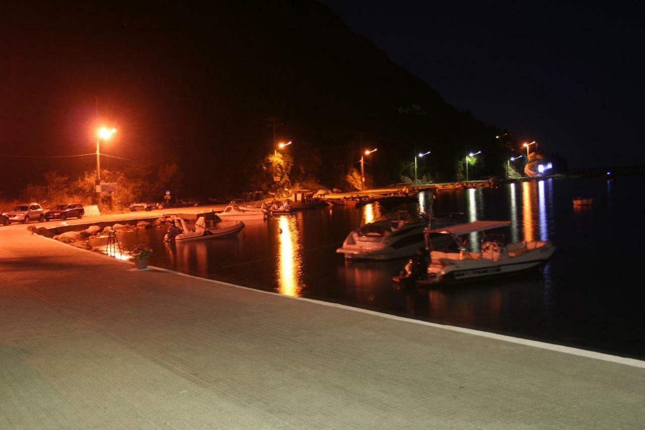 Captain Nick Aparthotel Mikros Gialos Exterior foto