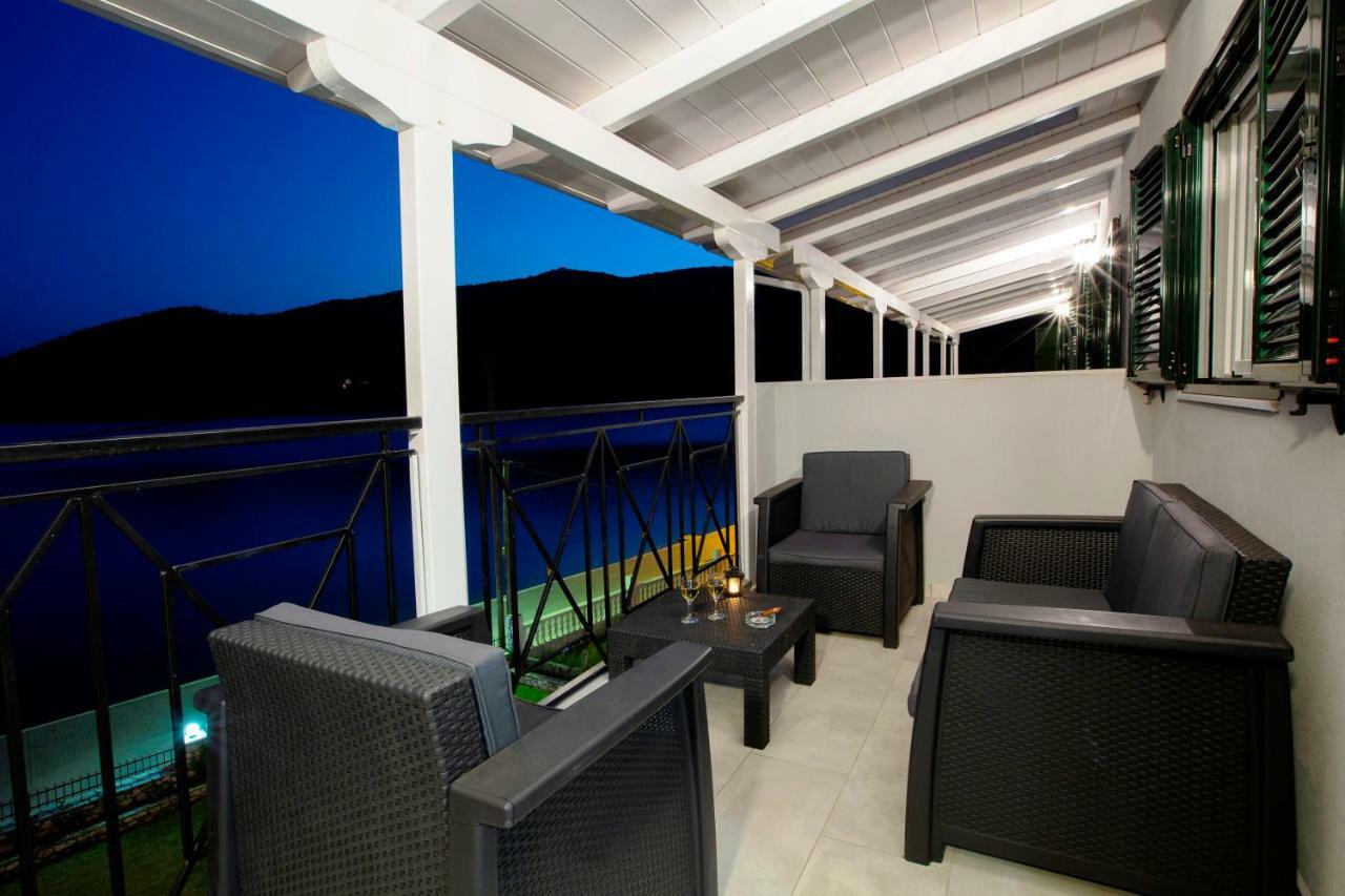 Captain Nick Aparthotel Mikros Gialos Exterior foto
